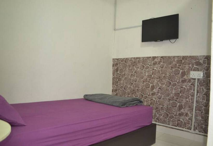 בית מלון כפרי Spot On 89821 Batu Maung Sempoi Inn And Cafe