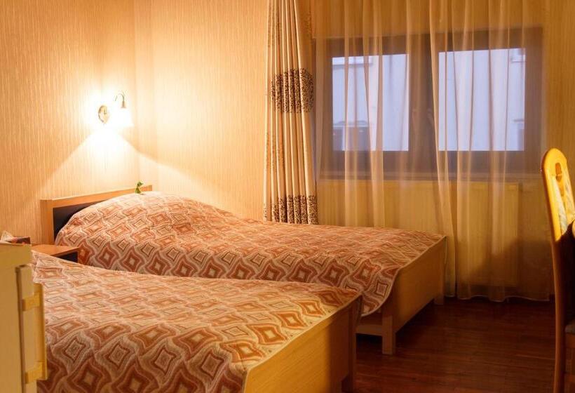 هتل Starye Bendery