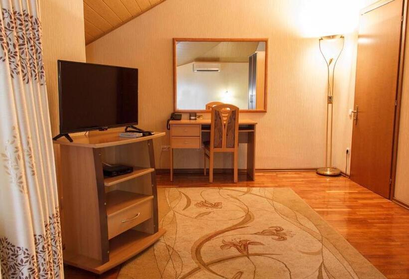 هتل Starye Bendery