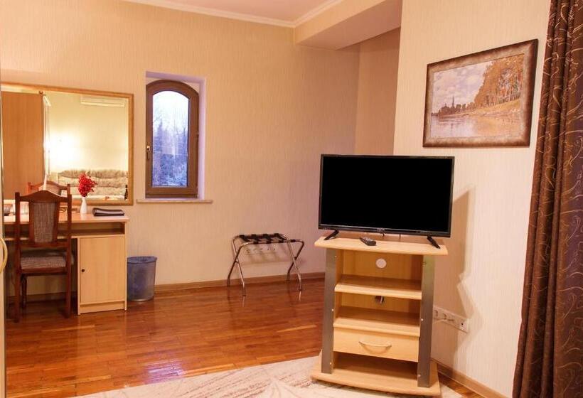 هتل Starye Bendery