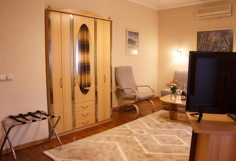 هتل Starye Bendery