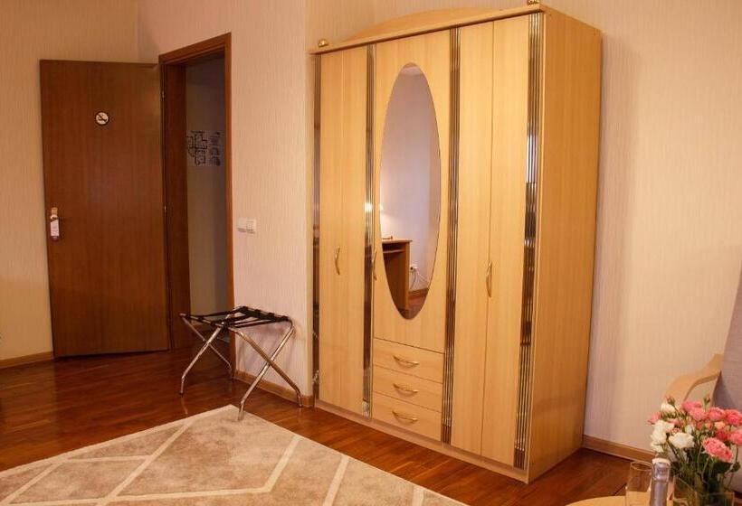 هتل Starye Bendery