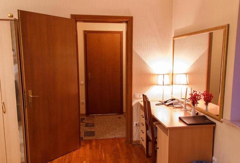 هتل Starye Bendery