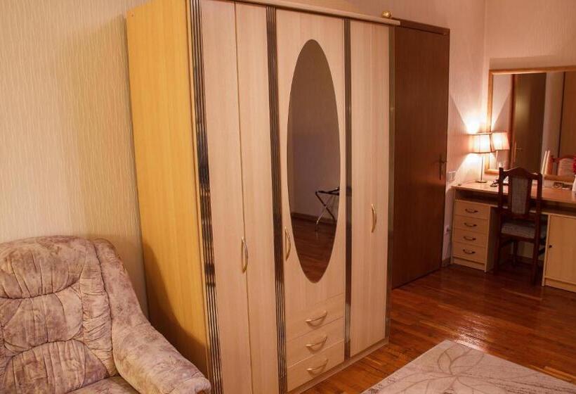 هتل Starye Bendery