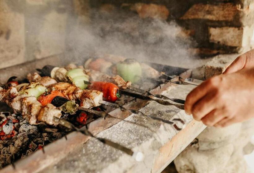 هتل & Wine Cellar Arge