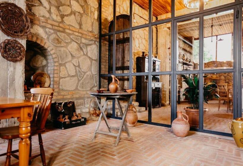 هتل & Wine Cellar Arge