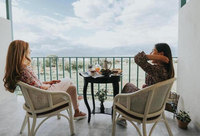 هتل & Wine Cellar Arge