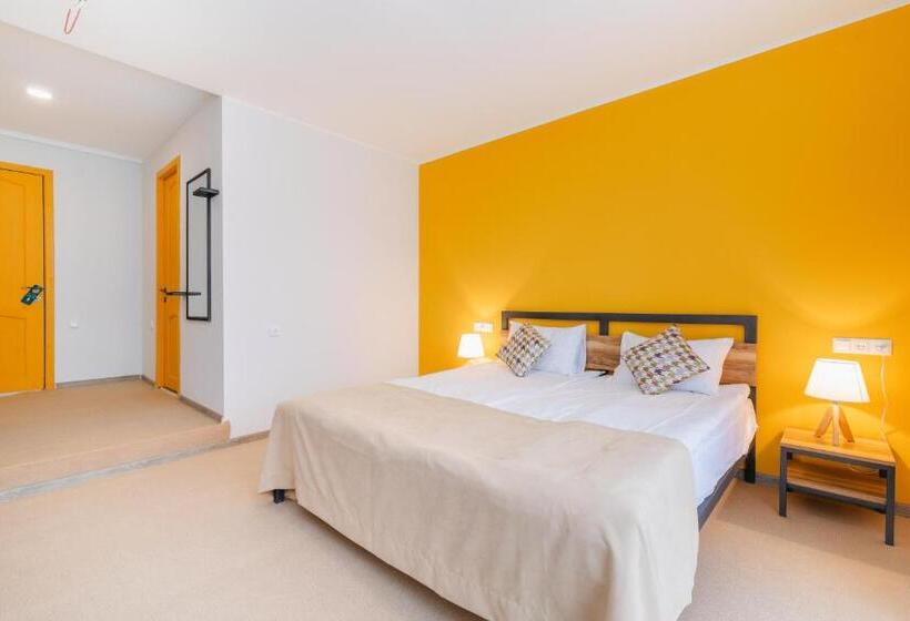 هتل & Wine Cellar Arge