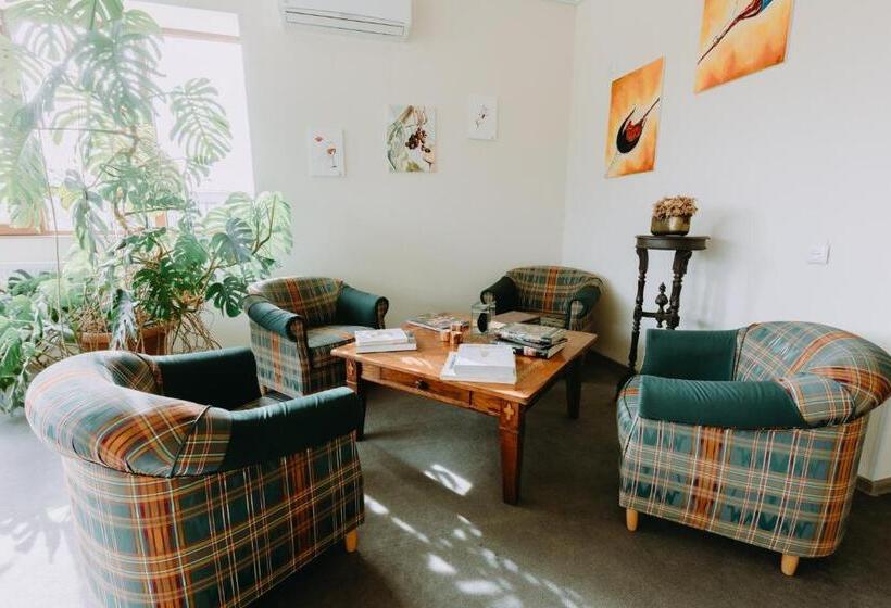 هتل & Wine Cellar Arge