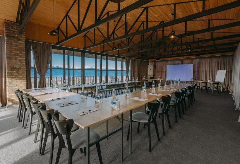 هتل & Wine Cellar Arge