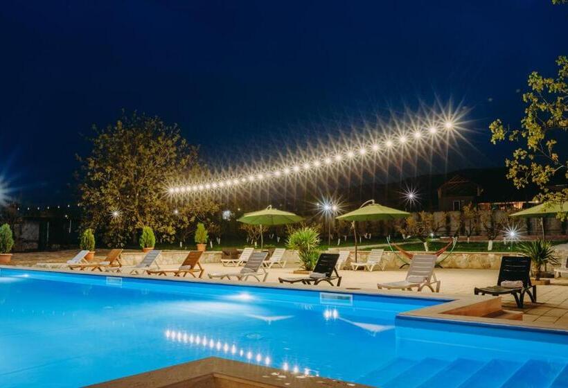 هتل & Wine Cellar Arge