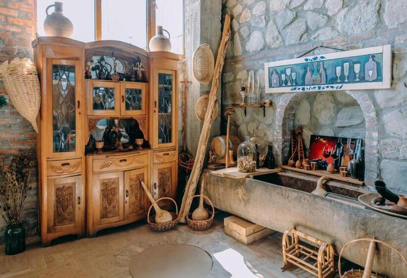 هتل & Wine Cellar Arge