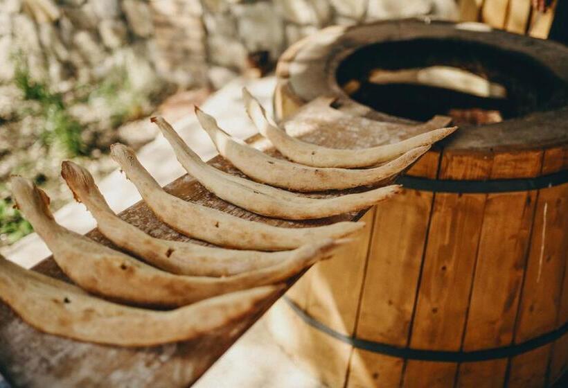 هتل & Wine Cellar Arge