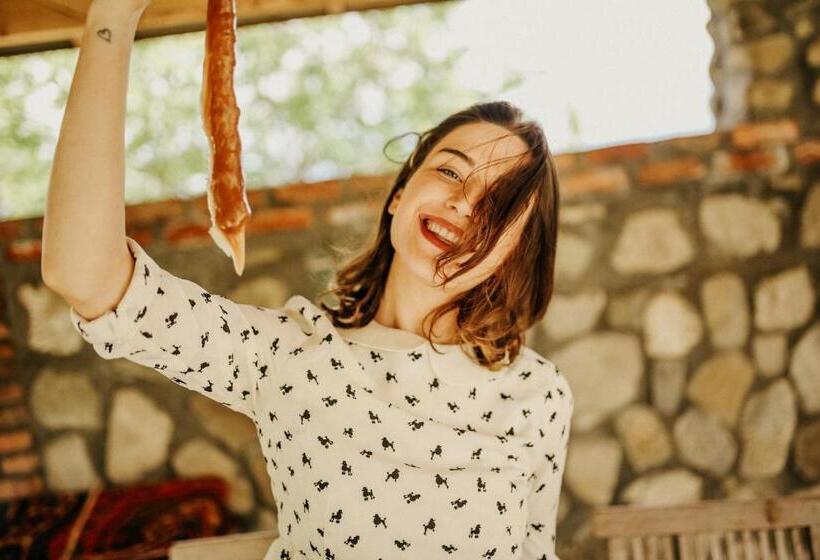 هتل & Wine Cellar Arge