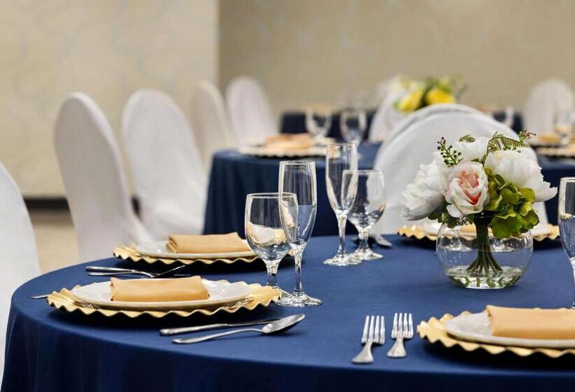 فندق Wyndham Garden Totowa