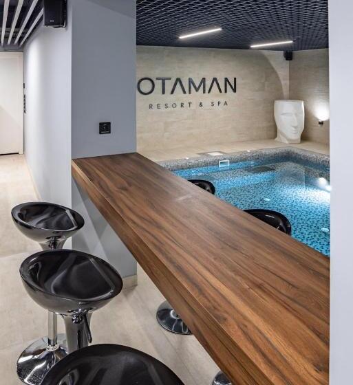 فندق على الطريق Otaman Resort