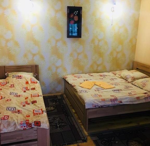 پانسیون кімнати біля замку