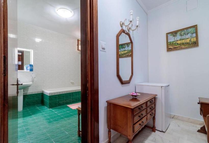 膳宿费 Former Ceausescu's Vila Crizantema