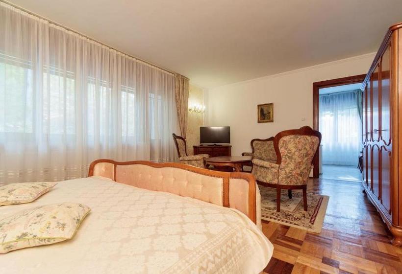 膳宿费 Former Ceausescu's Vila Crizantema