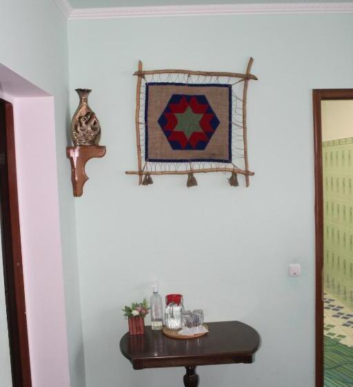 پانسیون Guest House Emily