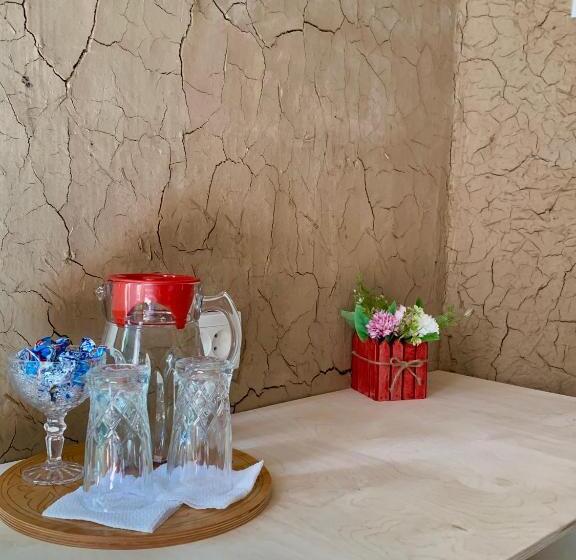 پانسیون Guest House Emily