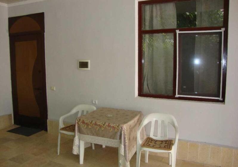 پانسیون Guest House Vip