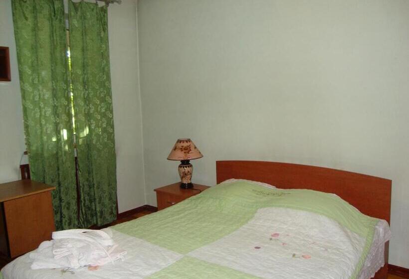 پانسیون Guest House Vip