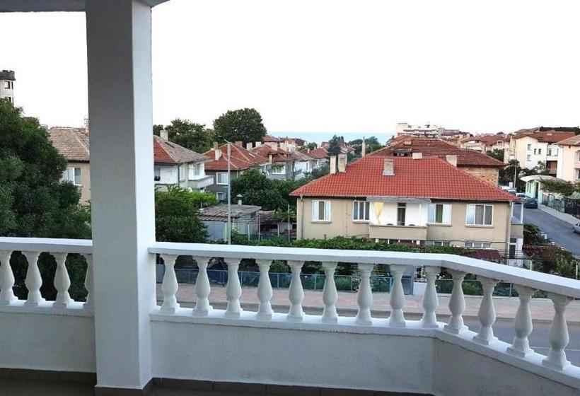 Пансион Kirovi House   Guest Rooms