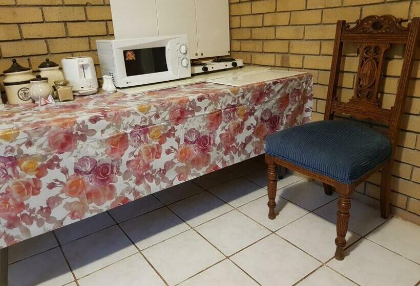 膳宿费 Mountain View Country Estate