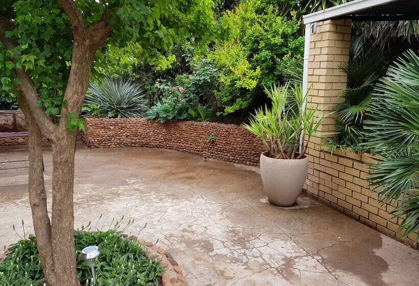 膳宿费 Mountain View Country Estate