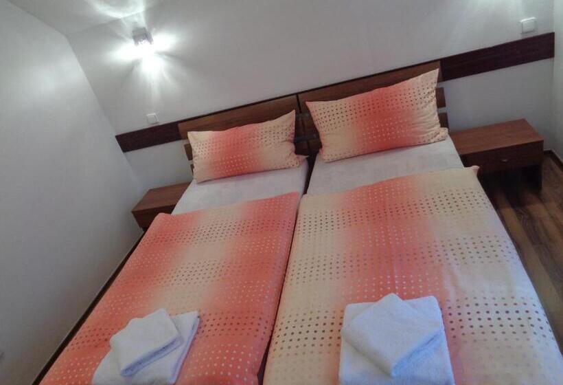 ペンション Penzión Vila Dalí