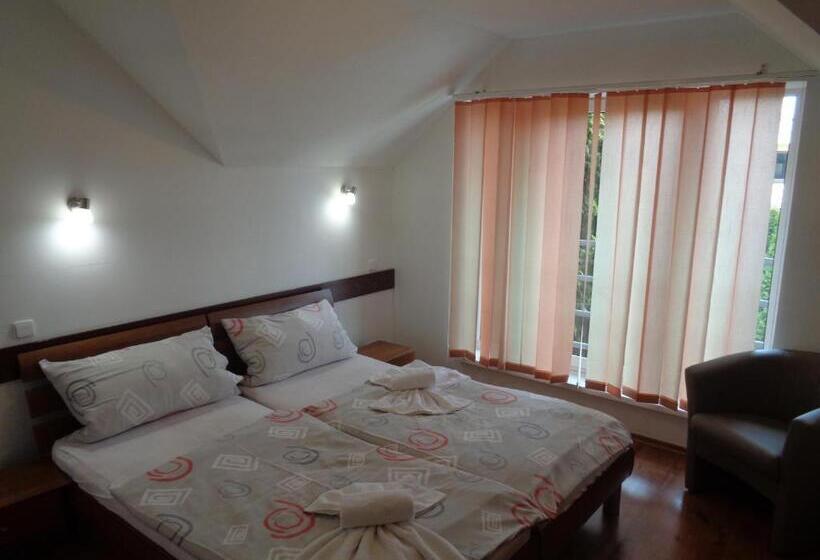 ペンション Penzión Vila Dalí