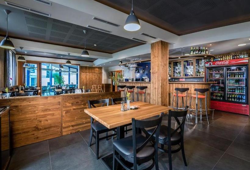 膳宿费 Penzion Fontana