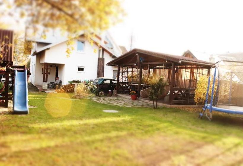 Pension (Hôtel basse catégorie) захарова оселя