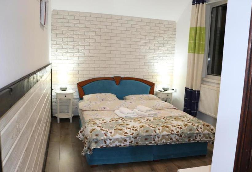 Pension (Hôtel basse catégorie) захарова оселя