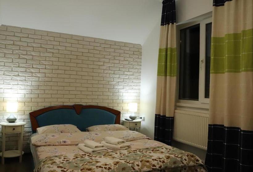 Pension (Hôtel basse catégorie) захарова оселя