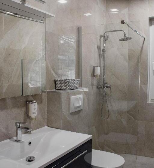 črni Baron Pension Black Baron