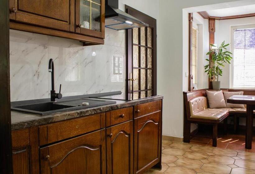 črni Baron Pension Black Baron