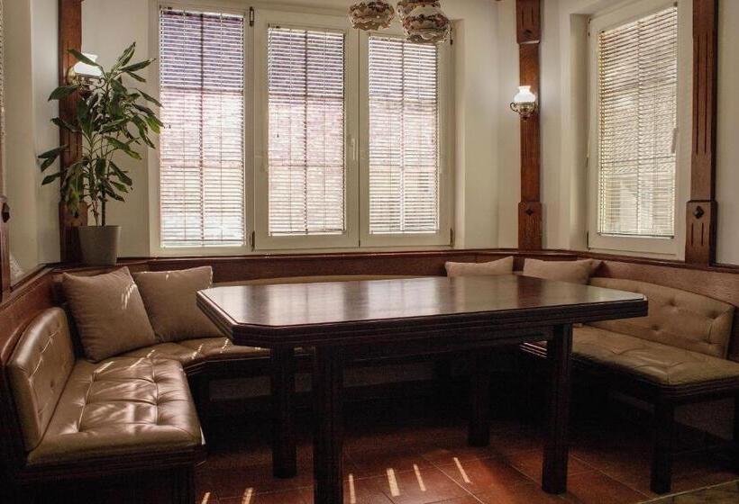 črni Baron Pension Black Baron