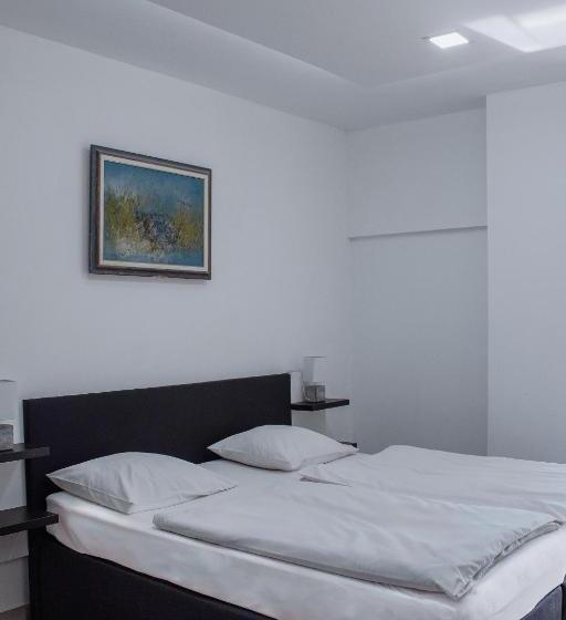 črni Baron Pension Black Baron