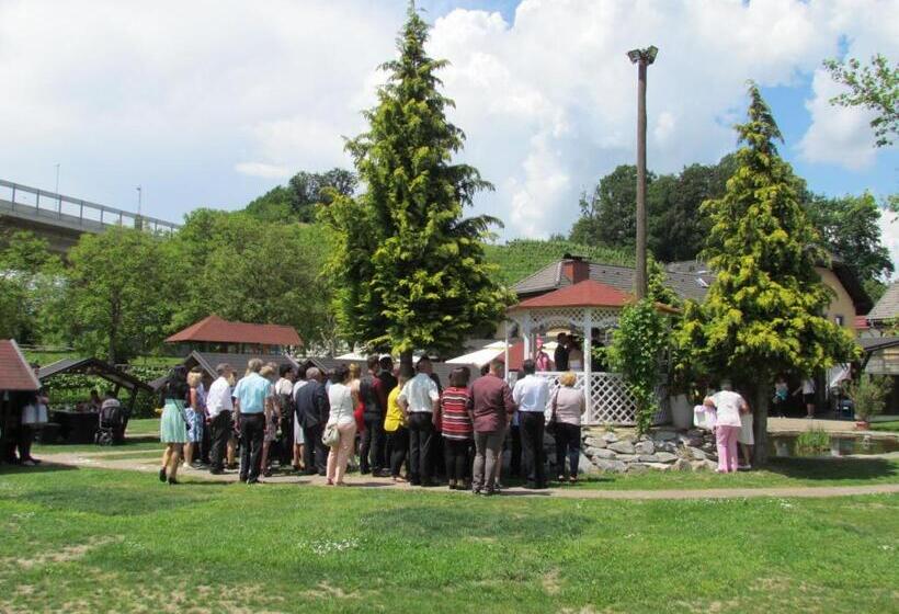 črni Baron Pension Black Baron