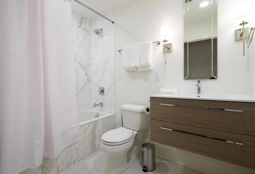 Sonder Lafayette Square