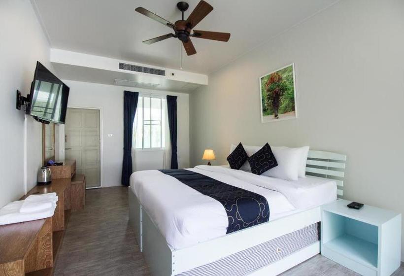 בית מלון כפרי Capital O 804 Greenway Hua Hin Resort