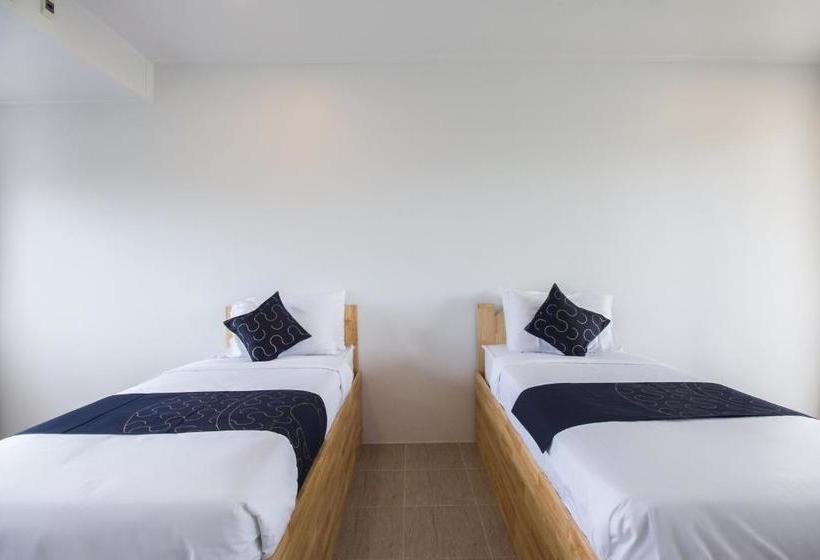 בית מלון כפרי Capital O 804 Greenway Hua Hin Resort