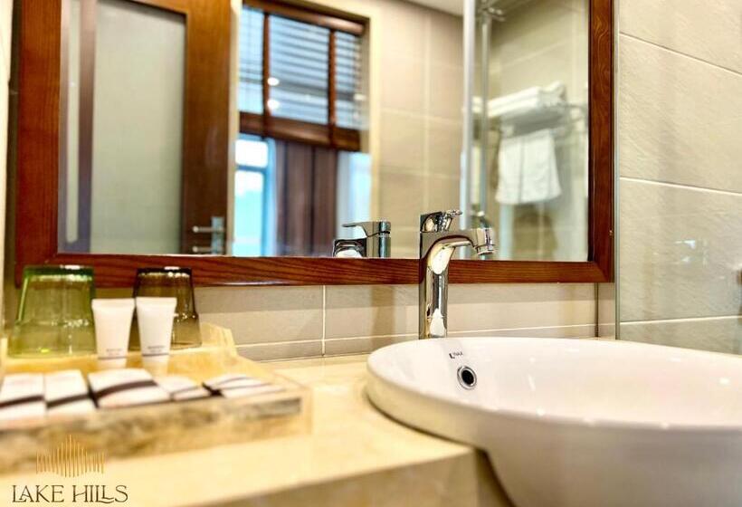 هتل Lake Hills