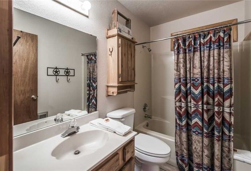 Breakaway Cabin Three Bedroom Cabin