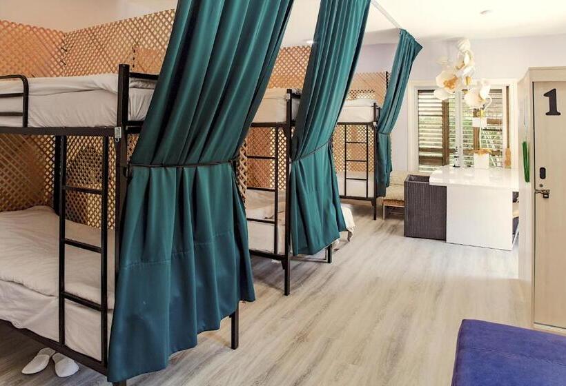 Enter Hostel