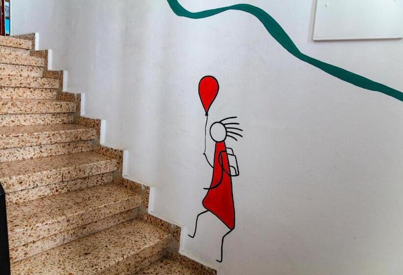 Enter Hostel