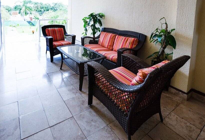 Capital O Hotel Los Caracoles, Acapulco