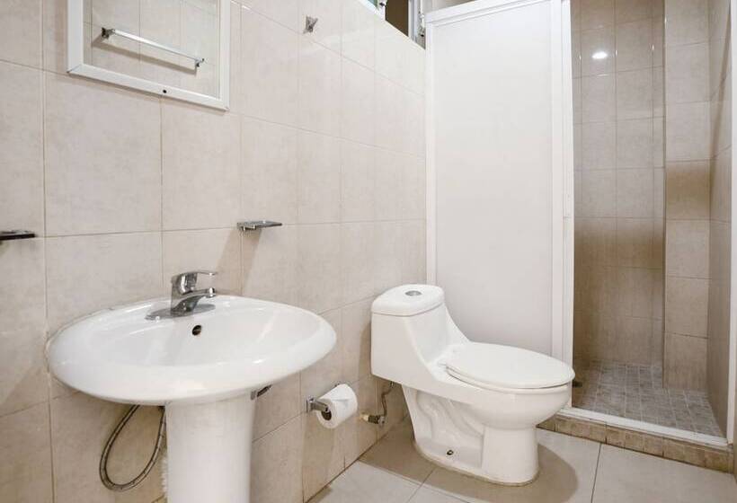 Capital O Hotel Los Caracoles, Acapulco